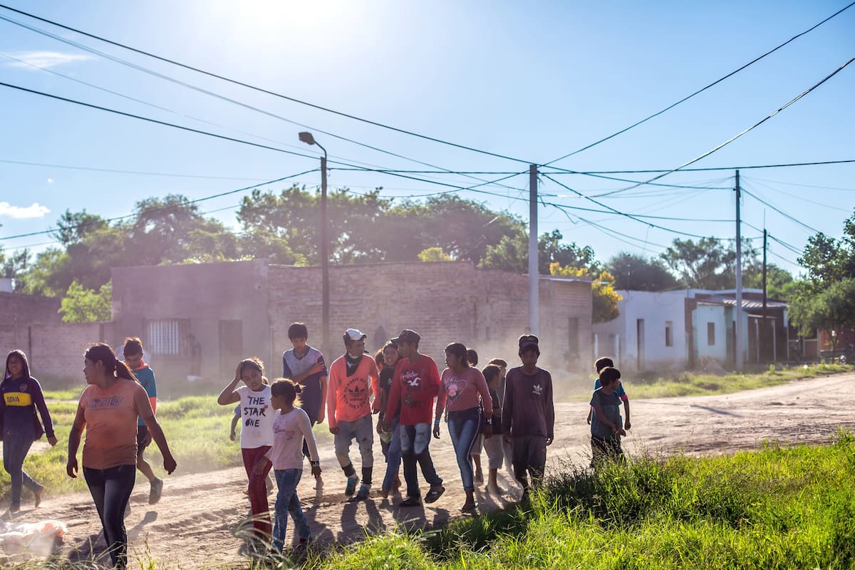 Algunos de los niños y adolescentes que asisten al centro Angelelli