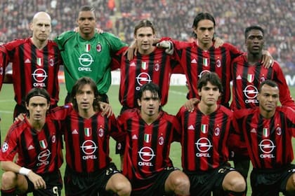 Algunos de los nombres más destacados son Cafú, Seedorf y Jaap Stam, integrantes del histórico AC Milan multicampeón