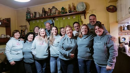 Algunos de los voluntarios del hospice. “Nuestro servicio busca aliviar el dolor total mediante cuidados personalizados, que le preserven la máxima calidad de vida posible a personas con enfermedades avanzadas, respetando su autonomía y dignidad”, describe Analía.