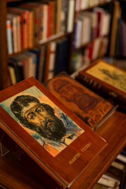 Algunos ejemplares de la importante colección hernandiana de la casa Ronco.
