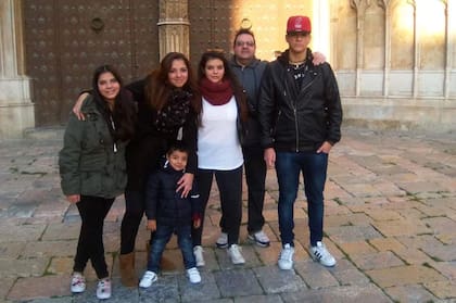 Algunos hijos y nietos quedaron cerca, otros están lejos, pero cada uno ha encontrado su camino.