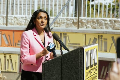 Algunos medios consideraron ganadora del debate a Nithya Raman