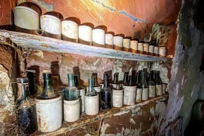 Algunos objetos que quedaron en el lugar donde su último dueño los acomodó