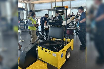 Algunos pasajeros se desmayaron dentro del avión, en espera del despegue, y tuvieron que ser socorridos por auxiliares del Aeropuerto de Texas
