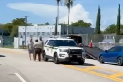 Algunos residentes afirman que nunca antes se habían visto operativos de esta magnitud en el vecindario