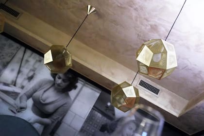 Algunos rincones muestran imágenes y obras de la diva italiana
