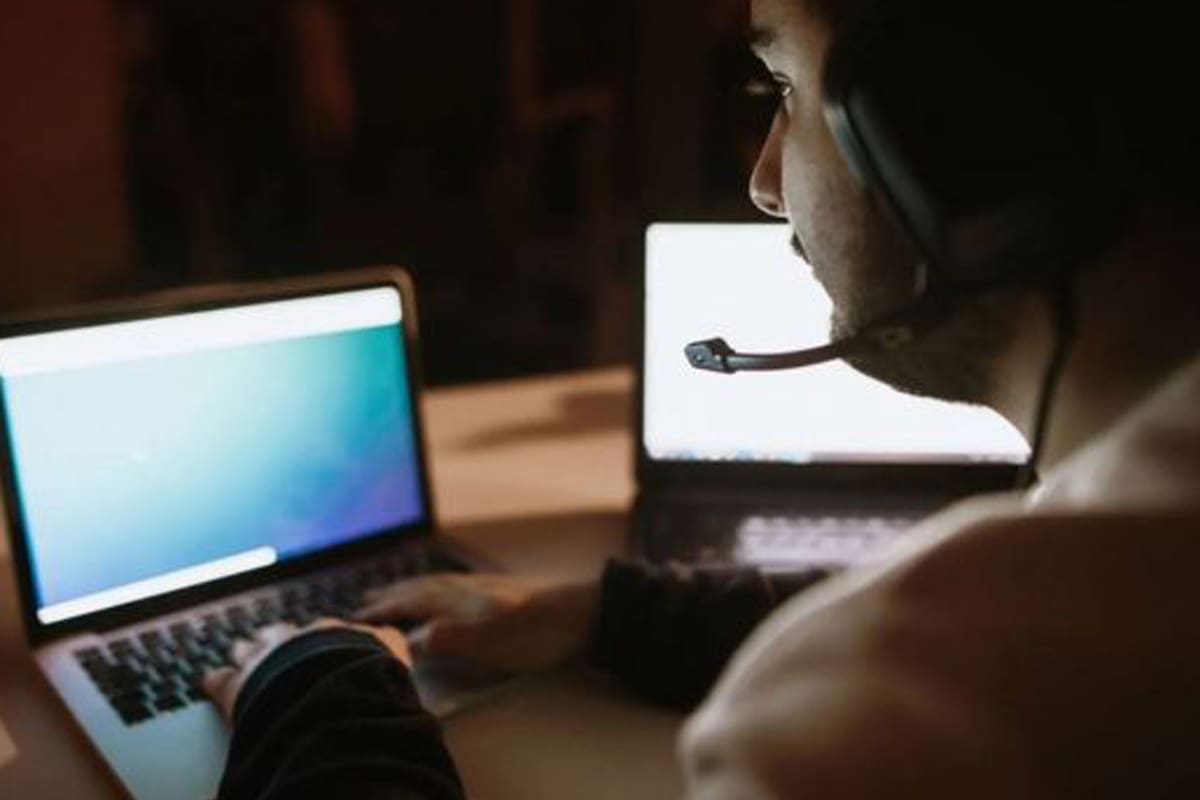 Algunos tienen dudas éticas sobre el sobreempleo, pero otros consideran que le devuelve al trabajador parte del control sobre su trabajo.