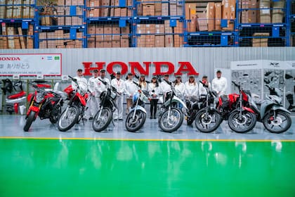 Alianza estratégica para la primera fábrica de motos 100% sostenible con YPF Luz.