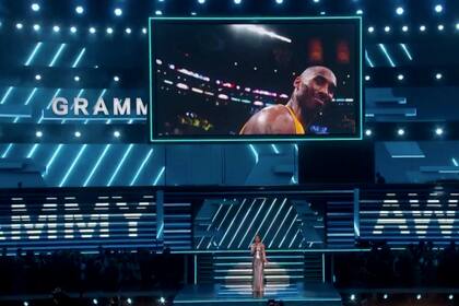 Alicia Keys abrió la ceremonia recordando a Kobe Bryant