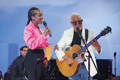 Alicia Keys y Alejandro Sanz compartieron el escenario para cantar ‘Empire State of Mind’ y ‘Looking For Paradise’.