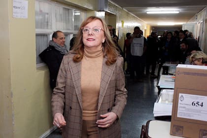 Alicia Kirchner, en su mesa de votación
