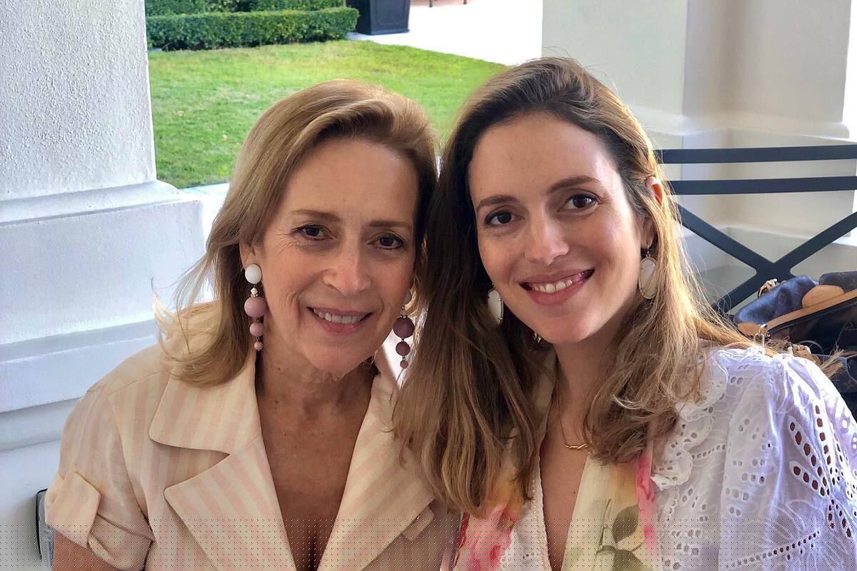 Alicia Lamadrid Paysse junto con su madre, Alicia Cervera Lamadrid