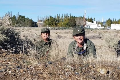 Alicia Reynoso (der.), junto a Ana Masitto, en 2019 filmando el documental “Nosotras también estuvimos”, en Comodoro Rivadavia.
