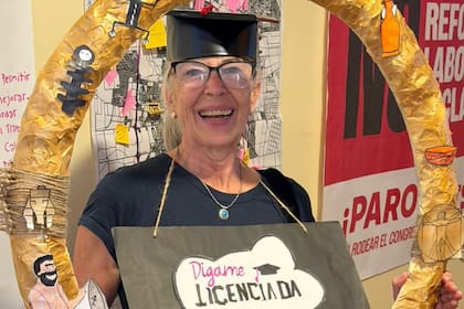 Alicia Sant Tochón cumplió su sueño académico a los 65 años