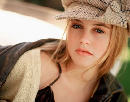 Alicia Silverstone se emancipó a los 15 años (Crédito: Rock 101)