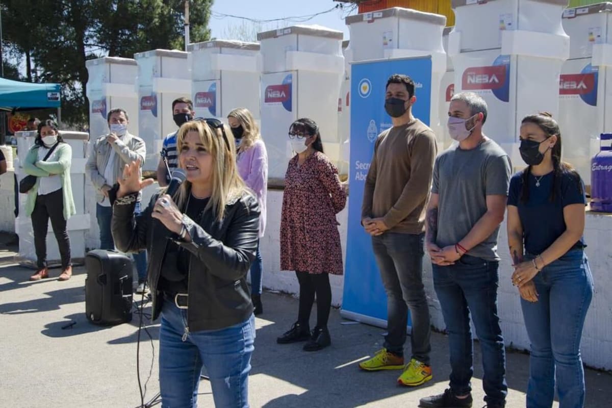 Alicia Soraire, durante la entrega de electrodomésticos en General Rodríguez