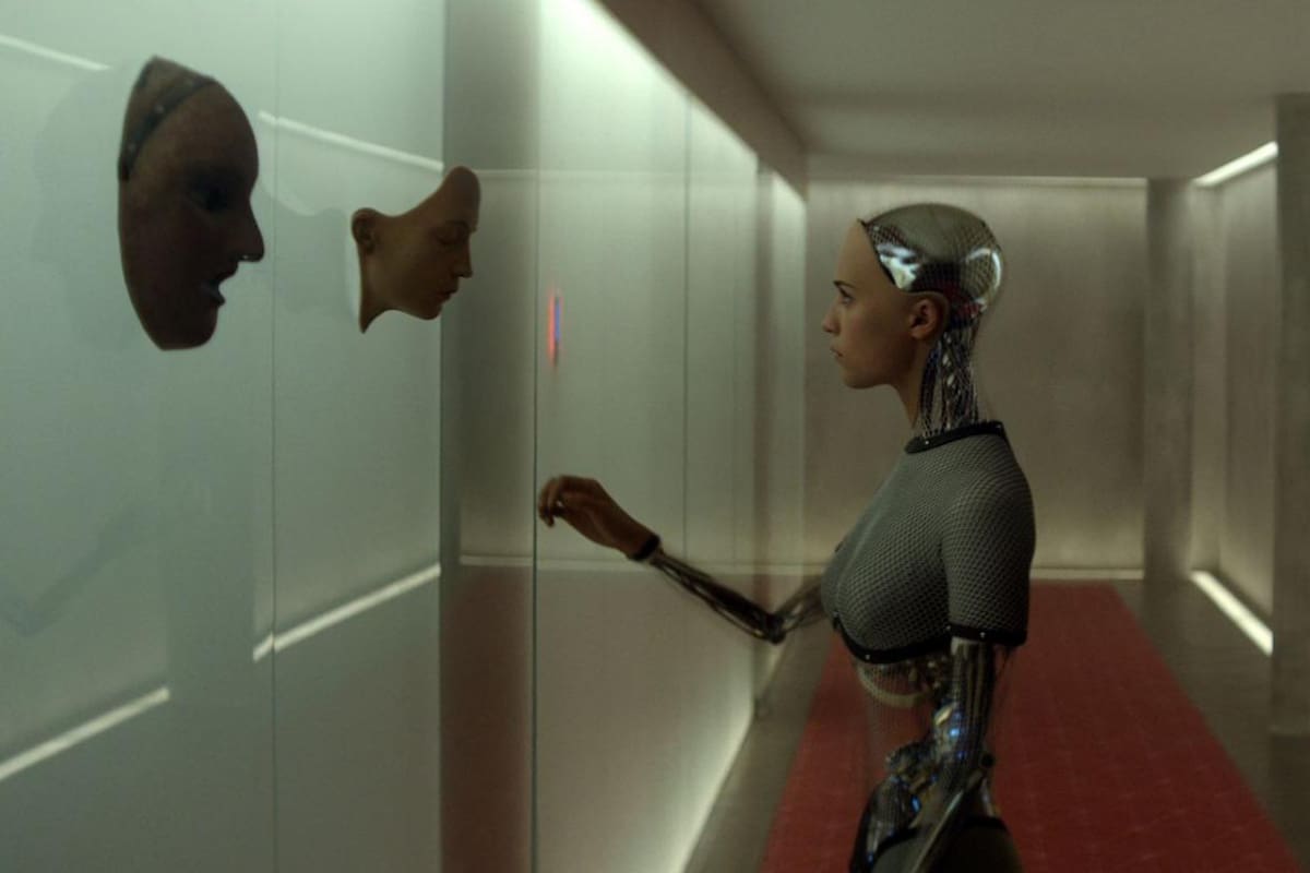 Alicia Vikander en Ex Maquina, una de las películas premiadas con el Oscar disponible en Netflix
