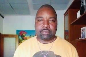 Alika Ogorchukwu era papá de un hijo de 8 años y mantenía a una nena de 10, que no era su hija