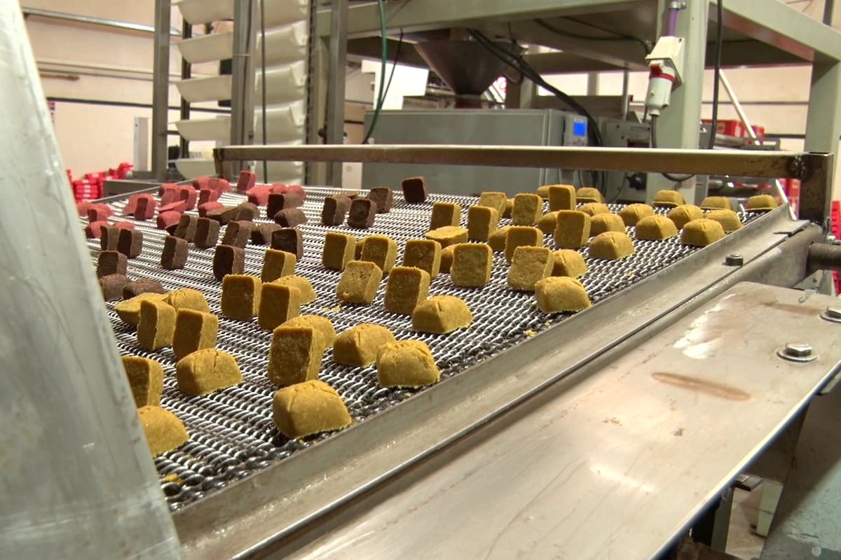Alimentos.
snacks para mascotas, una
iniciativa con vuelta de tuerca