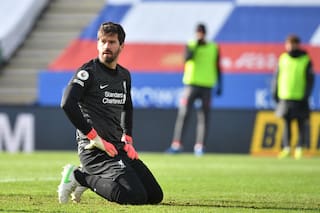 Video: el nuevo blooper del arquero de Liverpool, que sigue cayendo en picada