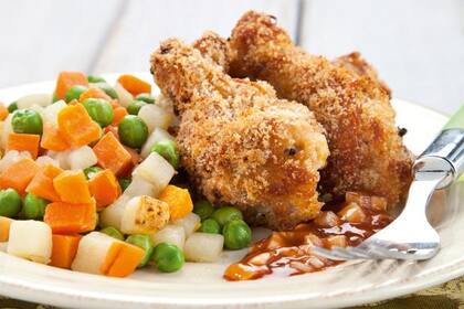 Alitas de pollo con cebolla crocante