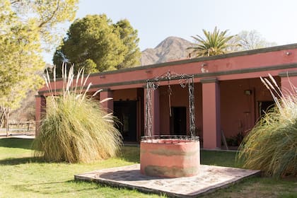 Aljibe y gran parque en Finca La Sala