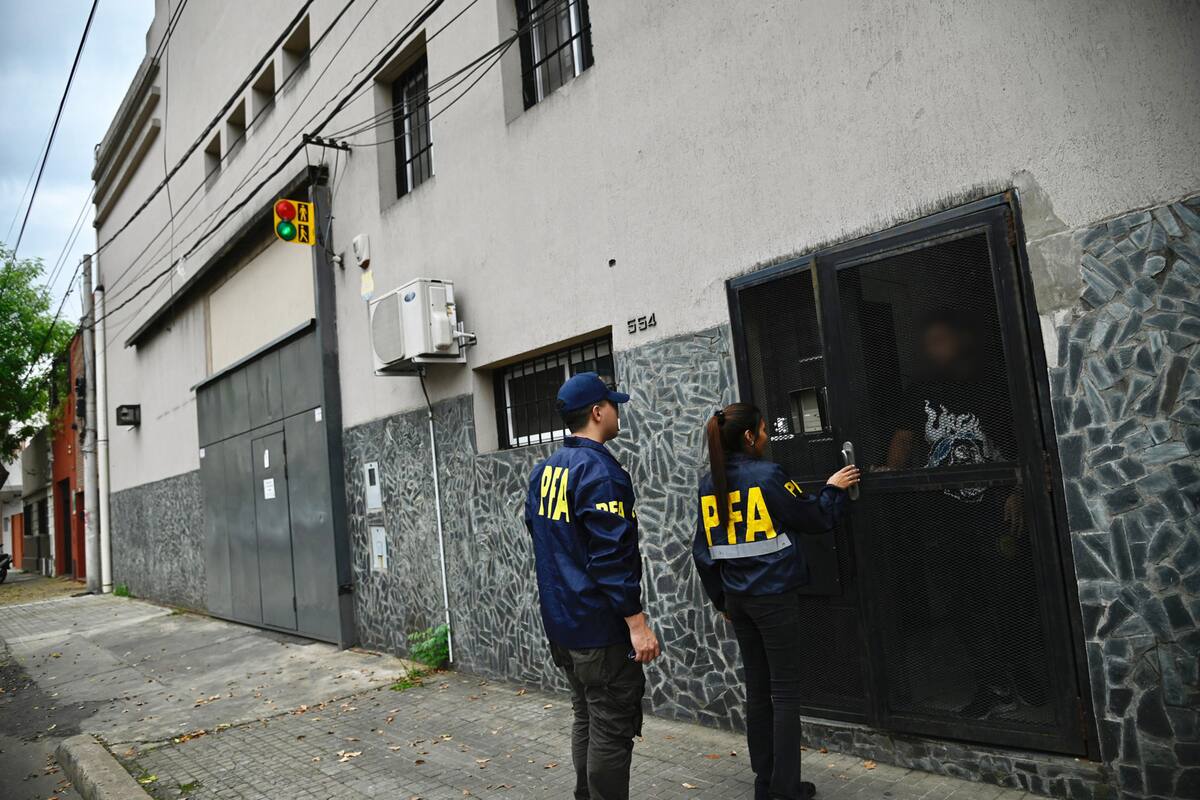 Allanamiento a la droguería Nueva Era de Rosario por la causa del fentanilo contaminado