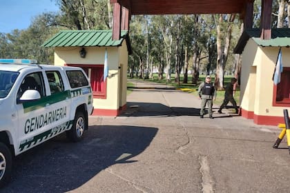 Allanamiento de la Gendarmería en el Escuadrón de Caballería de Blindados 2 (ex Regimiento de Caballería 12) de Gualeguaychú, en una causa por abuso sexual