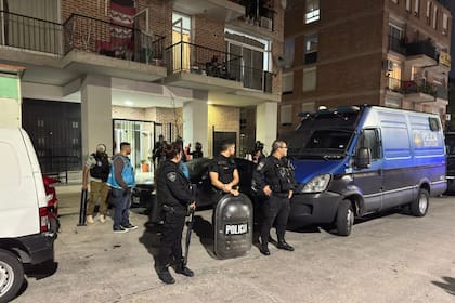 Allanamiento en el Barrio Rodrigo Bueno para detener a Jairo, narco peruano buscado en su país por un homicidio