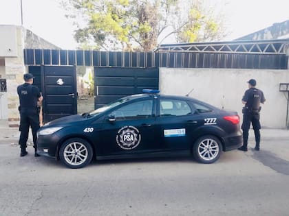 Allanamiento en la casa de la mujer que hizo una falsa amenaza de bomba para que su pareja no perdiera un vuelo en Ezeiza