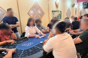 Desbaratan un garito durante un campeonato ilegal de póker en el salón de una sociedad de fomento