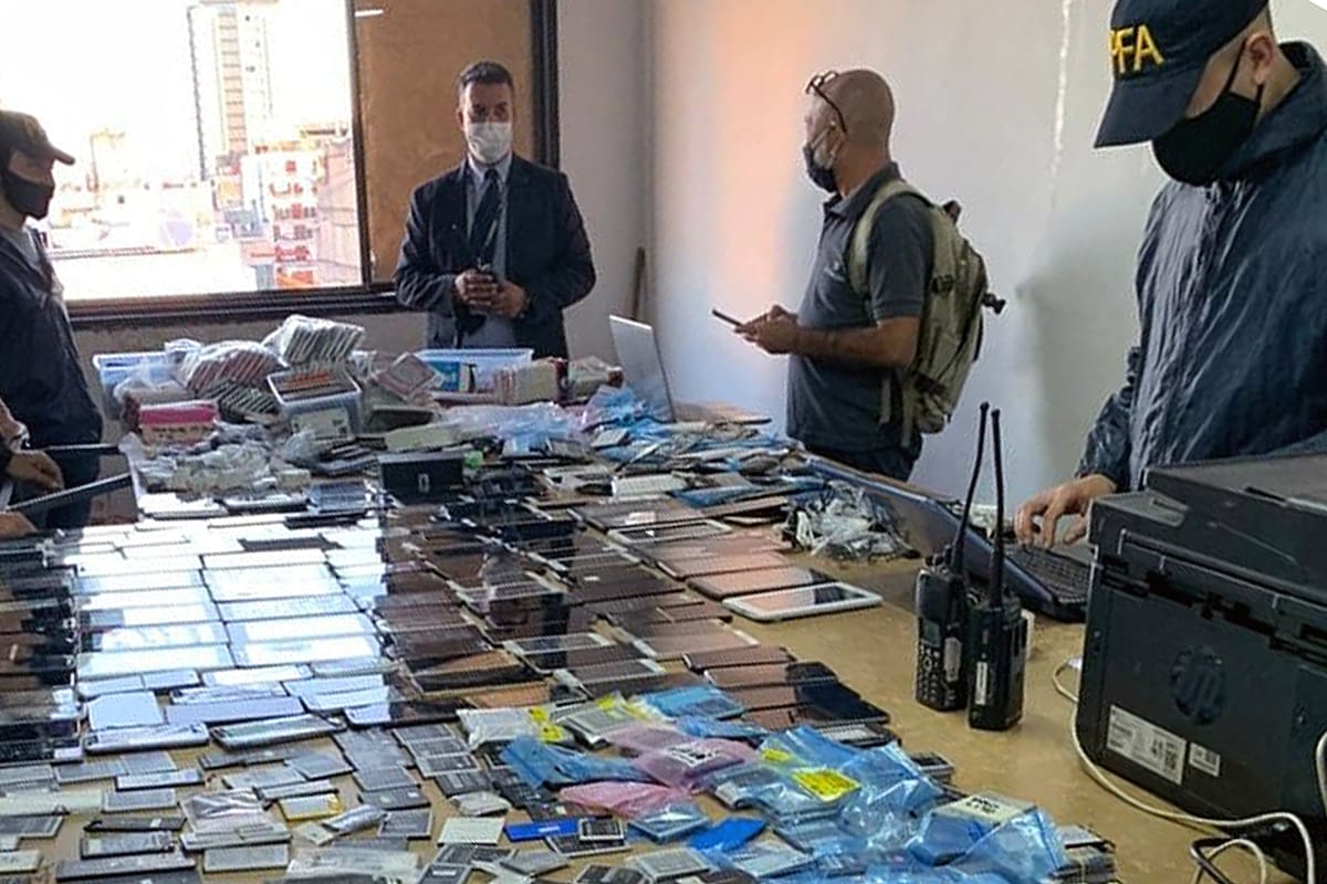 Allanamiento por robo de celulares