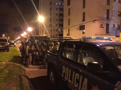 Allanamientos contra la banda narco controlada por Alejandro Núñez, alias Chucky Monedita, quien maneja desde la cárcel de Piñero un grupo de sicarios