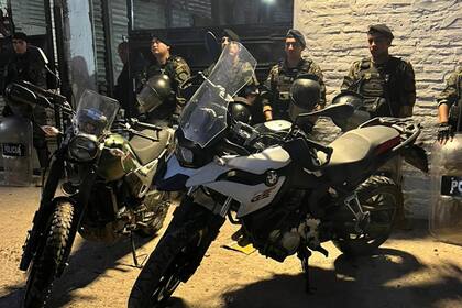 Motos de alta gama recuperadas por la policía bonaerense en un allanamiento