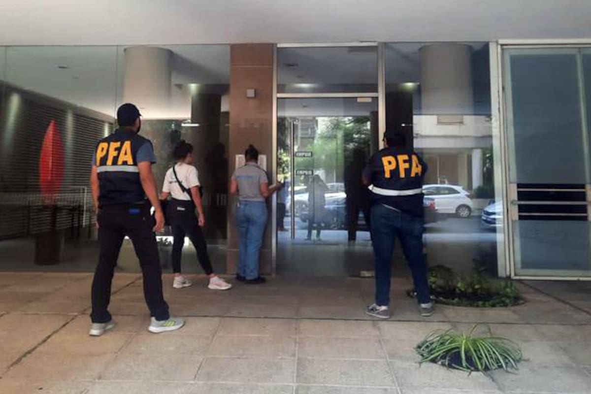 Allanamientos por la investigación de la supuesta red que hace negocios con los viajes de las rusas embarazadas