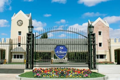 Allanan la casa del abogado acusado de extorsionar en nombre de Stornelli en el country Saint Thomas Este