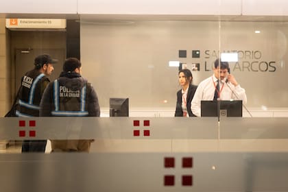Allanaron el Sanatorio Los Arcos en búsqueda de información médica sobre Diego Armando Maradona