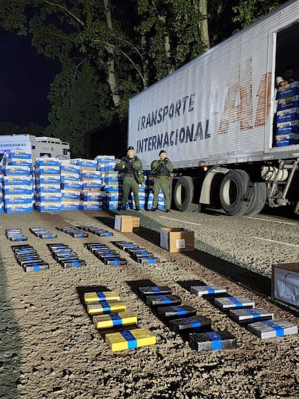 Allanaron un camión sobre la Ruta Nacional N.º 9 y encontraron casi 60 kilos de cocaína