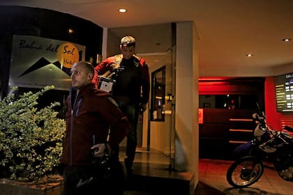 Allanaron un hotel alojamiento por los abusos en Independiente