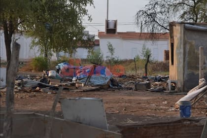 Allegados a Marisol Bustos quemaron la casa donde vivía Andrés Alejandro Suárez, detenido y acusado por el femicidio