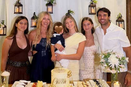 Allegra Cubero en la fiesta que le organizó Nicole Neumann junto a Manu Urcera