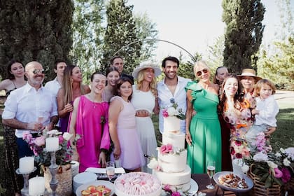 Allegra e Indiana asistieron a la boda de Nicole, mientras que Indiana se quedó con su padre