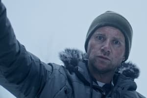 Allen Leech interpreta a David Petersen en Cold Meat