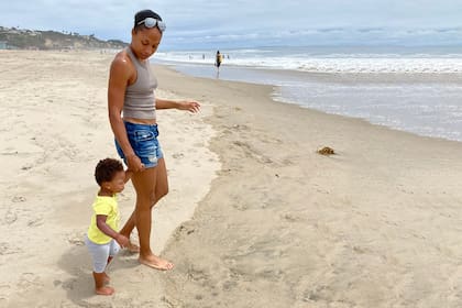 Allyson Felix junto con Camryn, su debilidad
