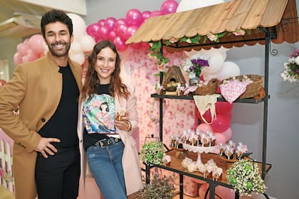 Mariano y Camila, orgullosos de la familia que armaron. La ex mujer del actor, Juliana Giambroni, estuvo presente en la fiesta con su novio, Matías Di Chiara.