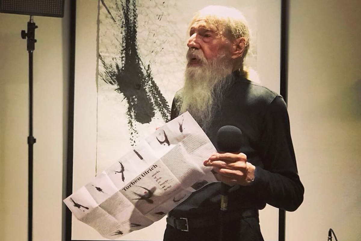 Alma de bohemio. Tiene 91 años y una figura que barre el prototipo de tenista.