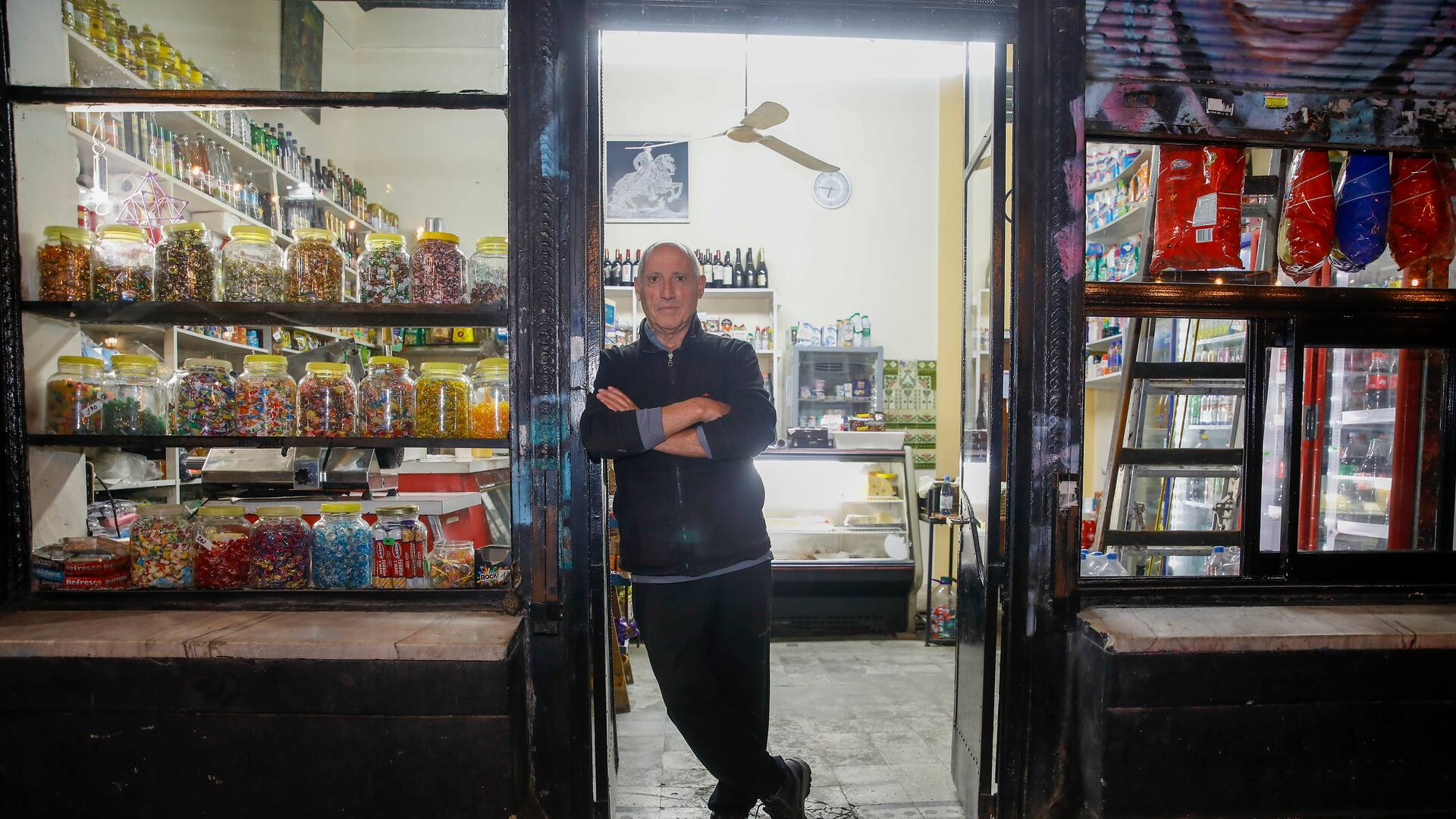 Almacén lo de Chiche, en Palermo, atendido por Jorge su dueño