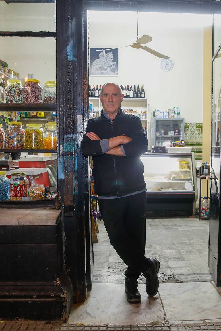 Almacén lo de Chiche, en Palermo, atendido por Jorge su dueño