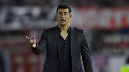 Almirón reconoció que su equipo no fue el de siempre