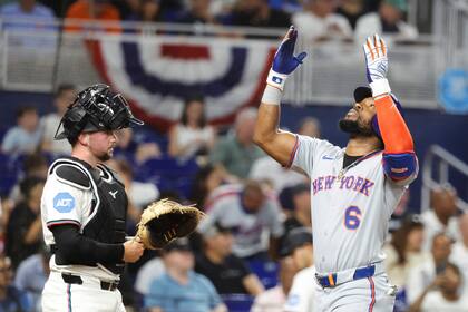 Alonso conecta un grand slam y los Mets vencen 10-4 a los Marlins